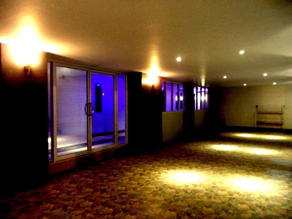 Hotel The Avail Phra Nakhon Si Ayutthaya Exterior foto